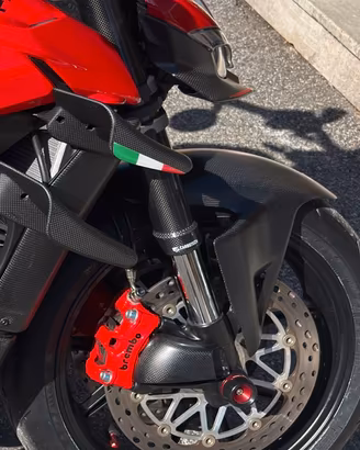 Accessori per Streetfigther v4 e  Panigale v4