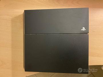 Play Station 4 più joystick