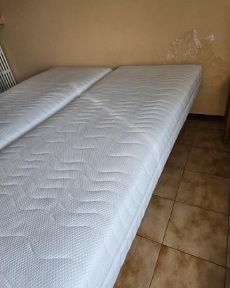 coppia materassi seminuovi 