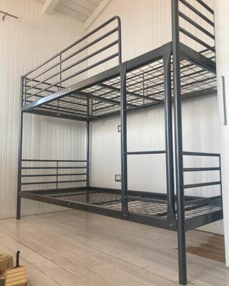 Letto a castello in ferro svarta ikea