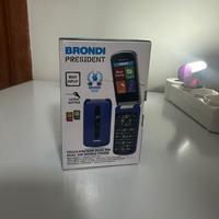 Telefono 2 sim nuovo scatolato adatto per persone