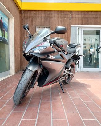 Yamaha YZF-R125 2012