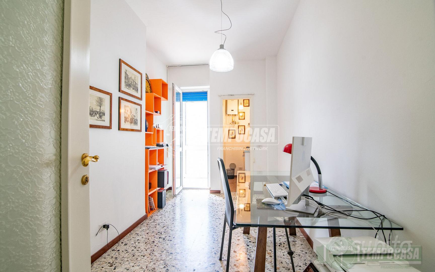 APPARTAMENTI 86 MQ CON COMODO TERRAZZO - VIA GIORD - Vista 2