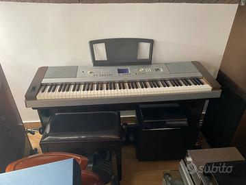 YAMAHA PORTABLE GRAND DGX 640