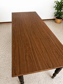 Tavolo in legno per 8 persone