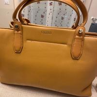 Borsa senape CARPISA NUOVA MAI USATA