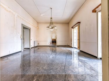 Intero Palazzo D'Impianto Seicentesco