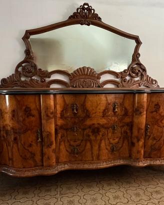 Credenza stile Chippendale