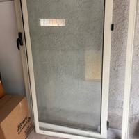 Infisso in alluminio e vetro camera