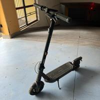 Monopattino ninebot segway kickscooter max