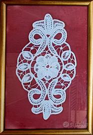 Quadri con uncinetti e Quadro con duomo Salerno