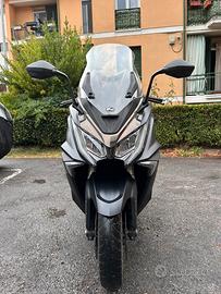 Kymco AK 550