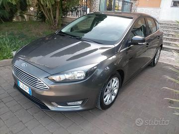 Ford focus berlina 2017