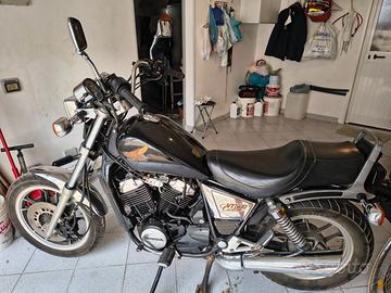 moto storica Honda VT 500 custom