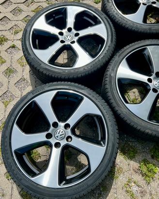 Cerchi VW Golf 18”5x112 ORIGINALI + Pirelli ESTIVE