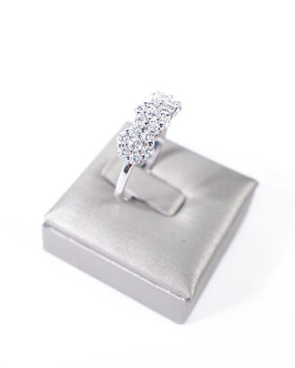 Anello trilogy in oro con diamanti