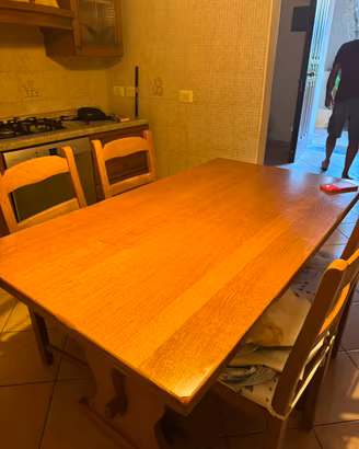 Tavolo in legno da cucina