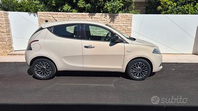 Lancia Ypsilon 1200 75cv gold
