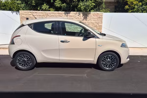 Lancia Ypsilon 1200 75cv gold