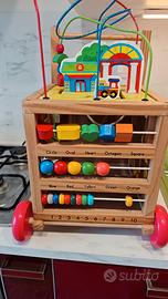 Carrello primi passi e giochi