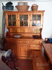 Credenza con vetrinetta