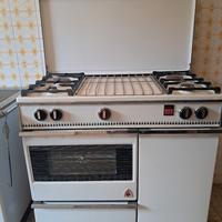 Cucina a gas con forno