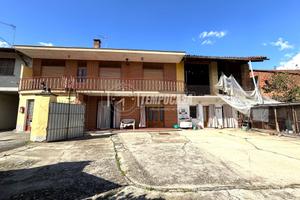 MONTANARO BFAMILIARE CON CORTILE E TRAVATA