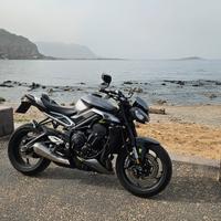 TRIUMPH STREET TRIPLE 765 R 2024