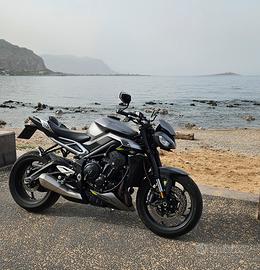 TRIUMPH STREET TRIPLE 765 R 2024
