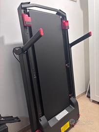 Tapis roulant elettrico RUN 100E compatto e connes