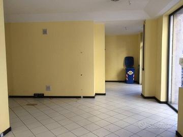 Immobile di 130 m² con 2 locali a Terni