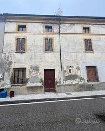 Immobile in asta di 163 m² con 5 locali a Tornata