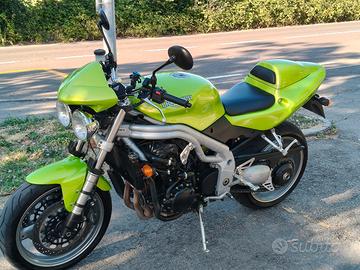 Triumph Speed Triple 955i MY02, iscritta FMI