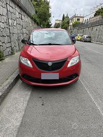 Lancia ypsilon uniproprietario nuova lucidatura