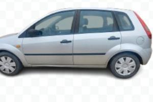 Ford fiesta con motore fuso