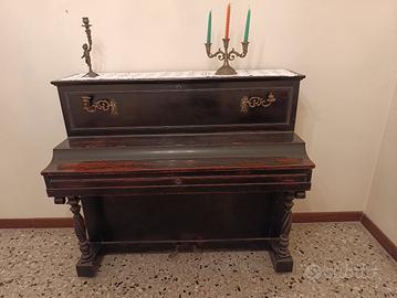 pianoforte marca PLEYEL 