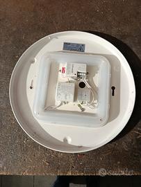 2 lampade led con presenza e crepuscolare 