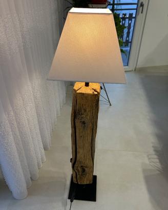 Lampada artigianale in legno di abete