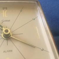 Sveglietta antica a carica manuale in ottone nuova