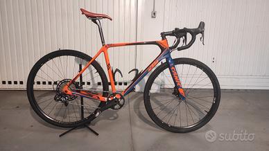 bicicletta ciclocross gravel KTM carbonio KTM L