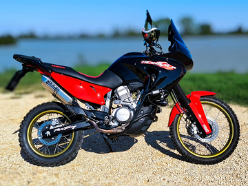 Honda Transalp xl v 650 RESTOMOD