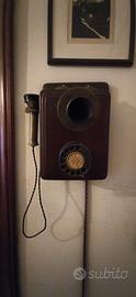 Telefono a muro in legno e metallo 