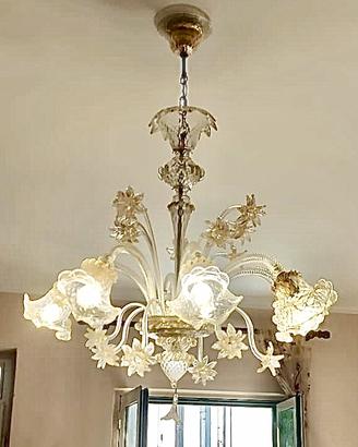 Lampadario e luce corridoio Murano
