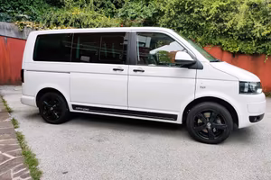 VOLKSWAGEN  MULTIVAN T5 Highline 2.0 TDI