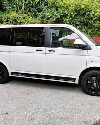 VOLKSWAGEN  MULTIVAN T5 Highline 2.0 TDI