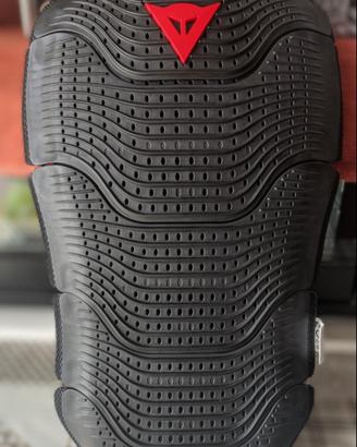 Paraschiena Dainese Manis D1
