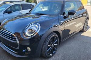Mini 1.5 benzina 75 Kw 3 porte Automatica