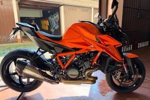 ktm 1390 super duke 1390 r