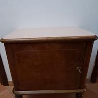 2 comodini vintage molto belli