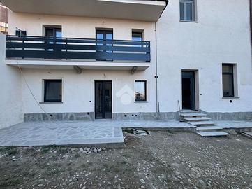 5 LOCALI A FRONT